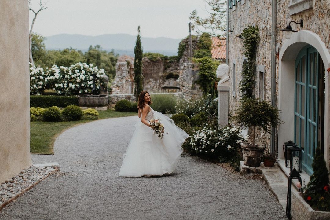 Če sanjate o razkošni poroki v Toskani, potem preverite te očarljive vile v Sloveniji