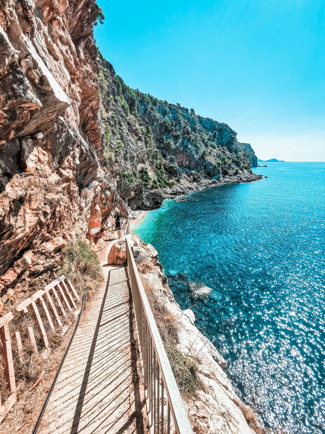 plaža Pasjača_akos-santa_unsplash