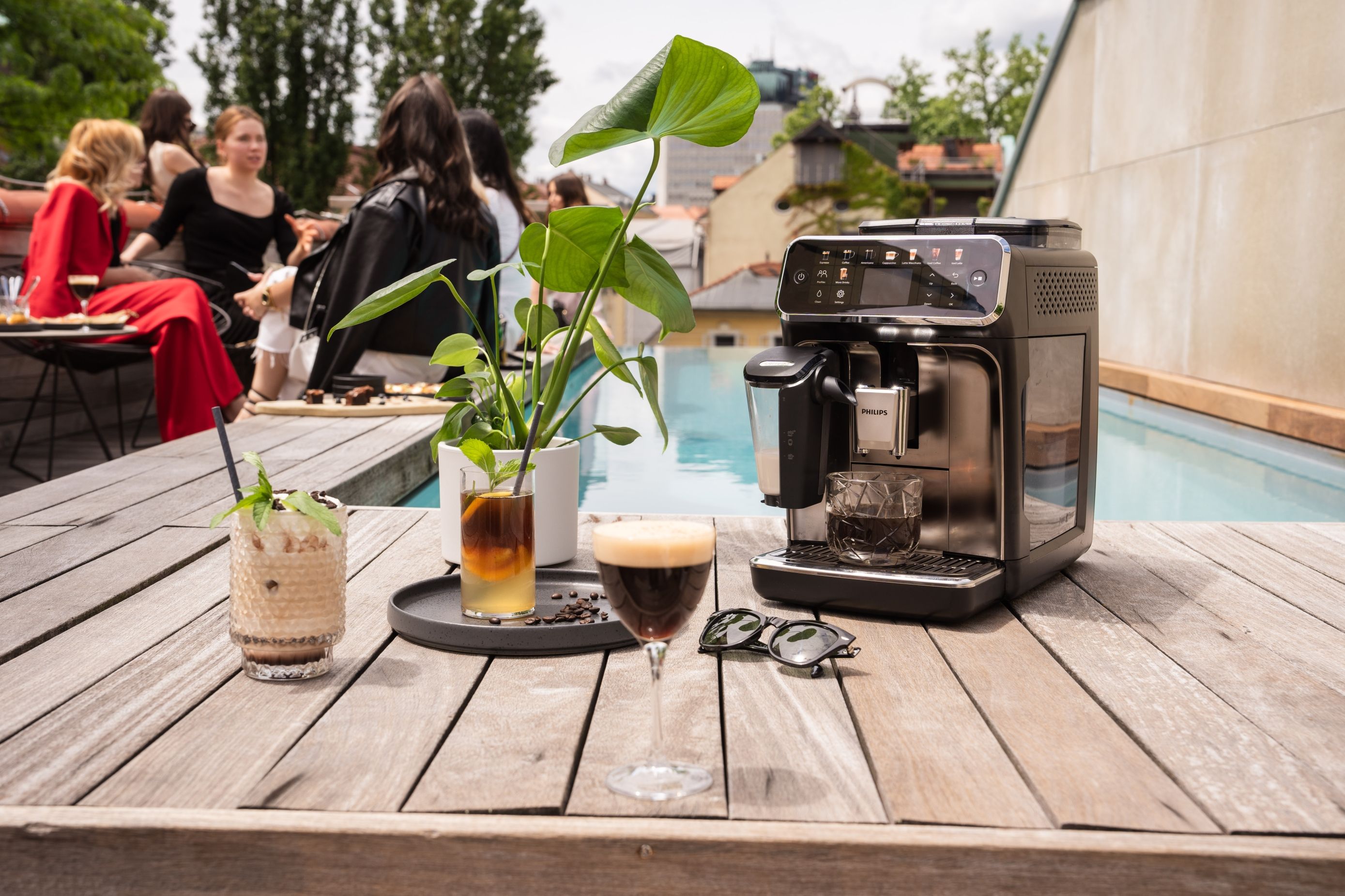 Kavni aparat Philips LatteGo