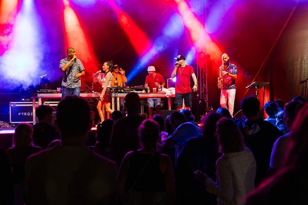 Trge in ulice Škofje Loke bo konec poletja obarval festival Pisana Loka