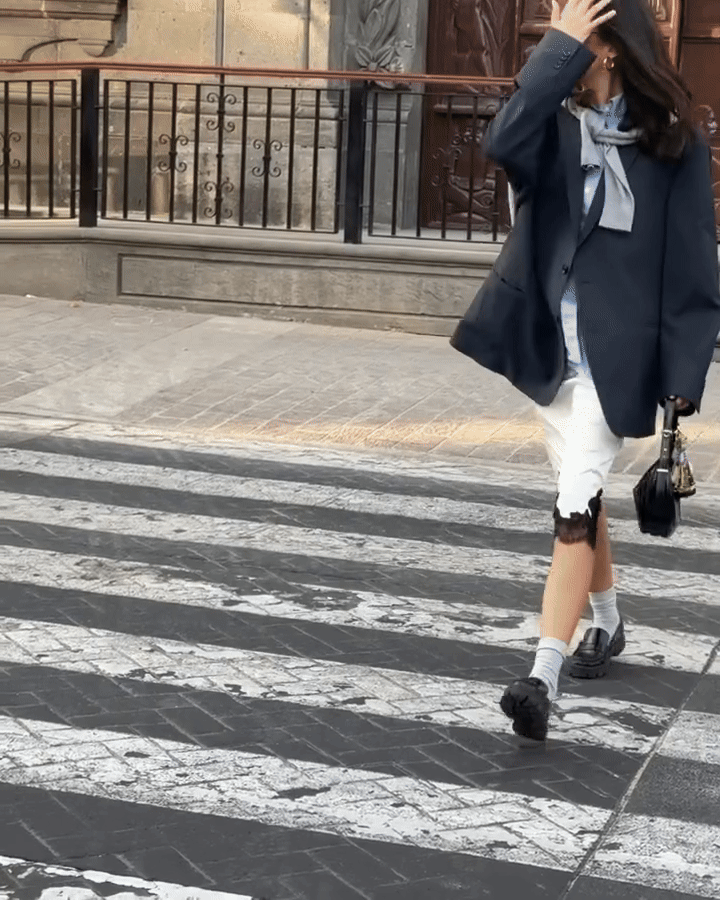 Iz brušenega usnja, čipkasta, športna, z bleščicami … To je 8 trendnih modelov kril ta hip