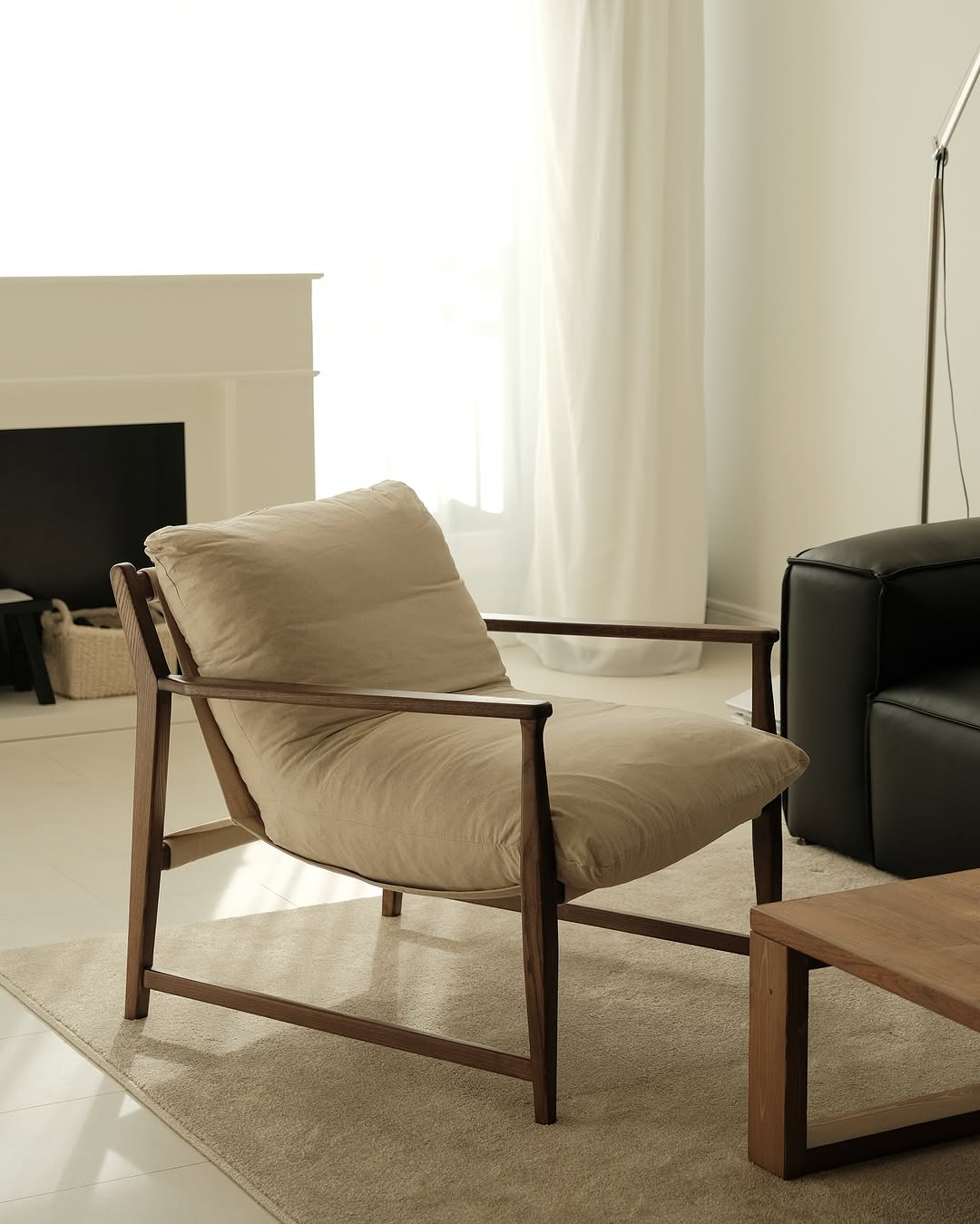 Če obožujete skandinavsko estetiko, vas bodo navdušili novi fotelji Zara Home
