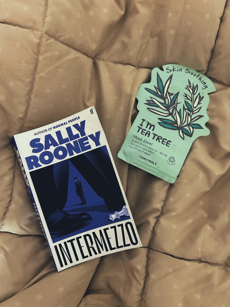 Journalova knjiga meseca: Intermezzo, Sally Rooney
