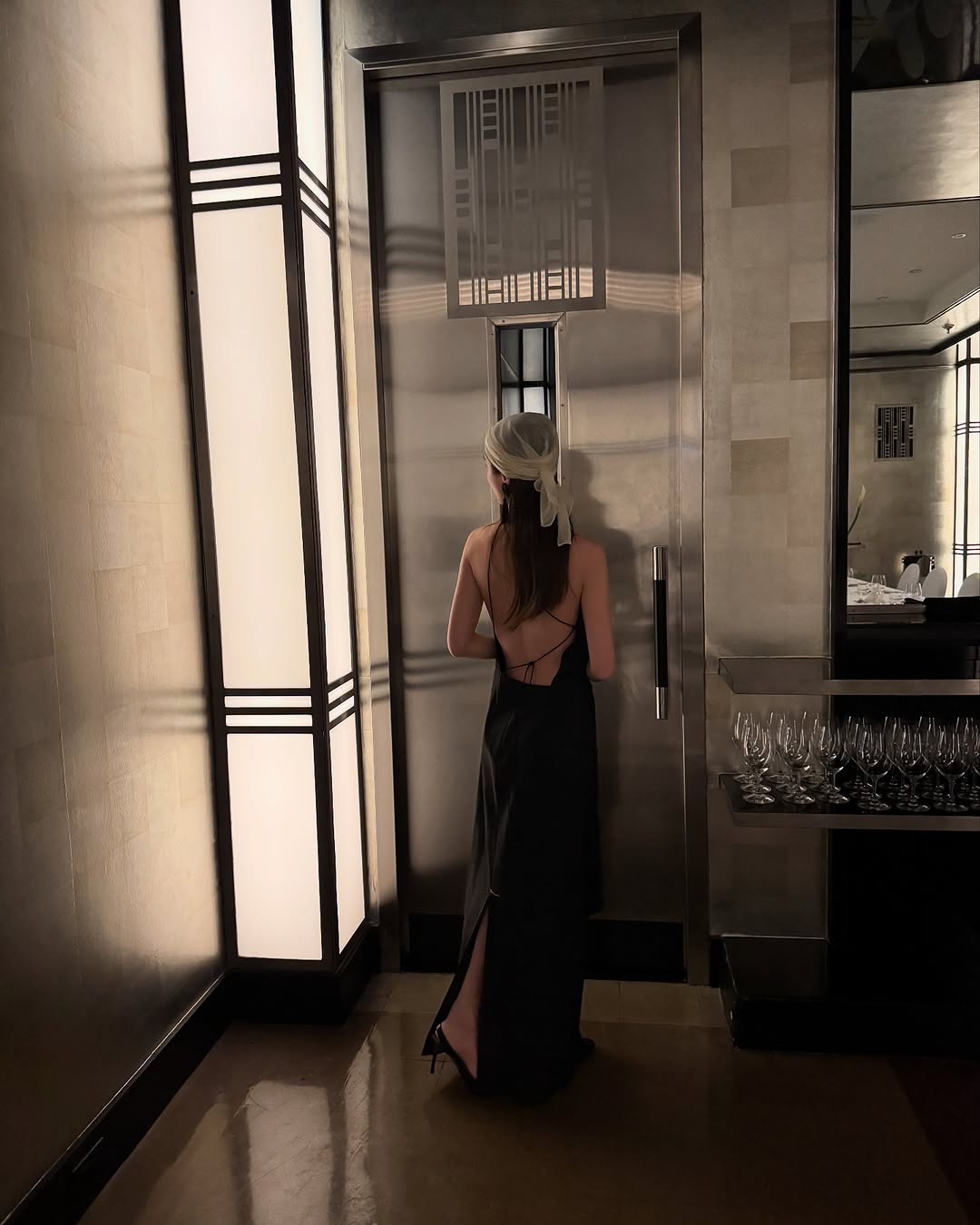 Od minimalizma prehajamo k glamurju: Art deco je (ponovno) hit v industriji notranje opreme