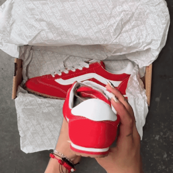Vans že nekaj časa ni izdal novih superg, zdaj pa so iz arhiva oživili moden nizek model
