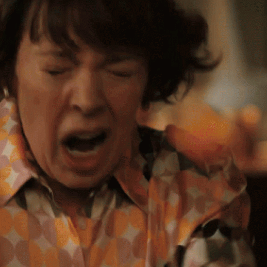 Že dolgo nas ni filmski napovednik tako nasmejal: Olivia Coleman in Benedict Cumberbatch v črni komediji