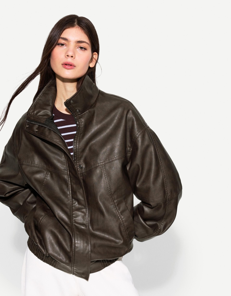 usnjene-jakne-trendi-modeli-Bershka