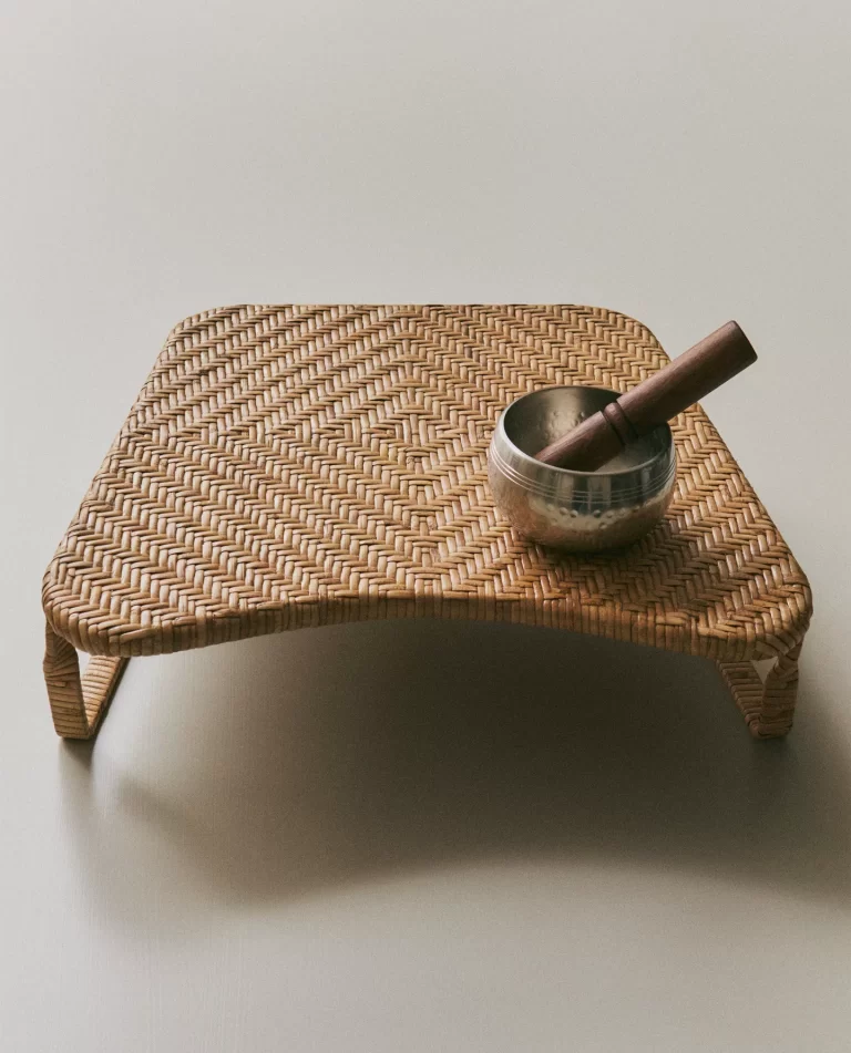 TABURE IZ RATANA ZA MEDITACIJO