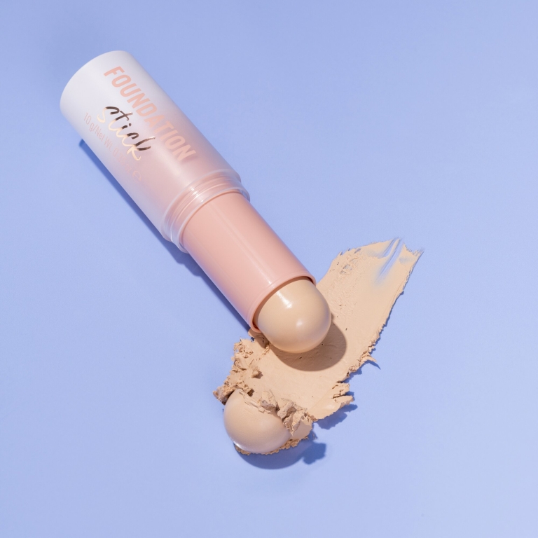 essence Foundation stick - 150