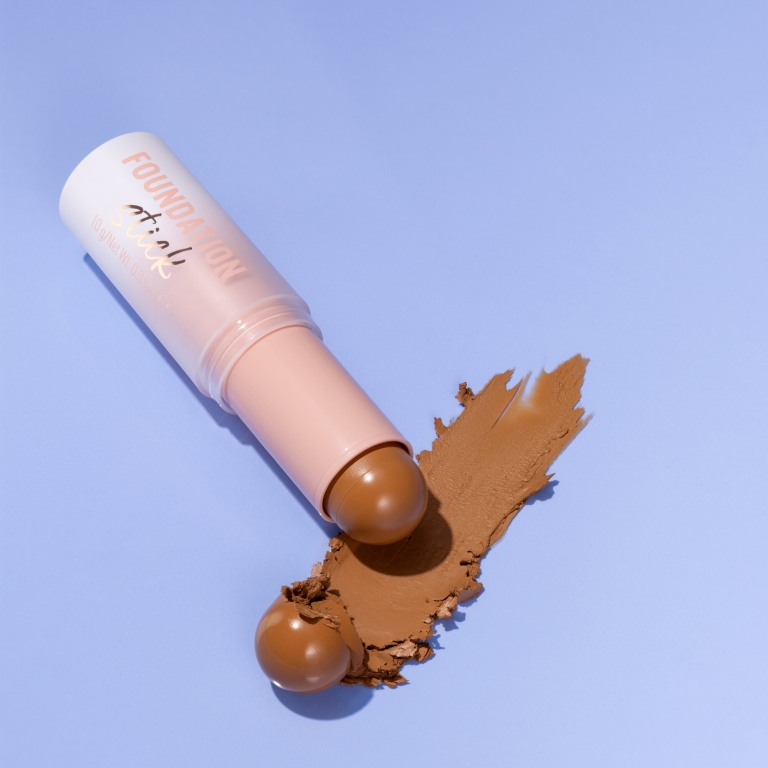 essence Foundation stick - 210