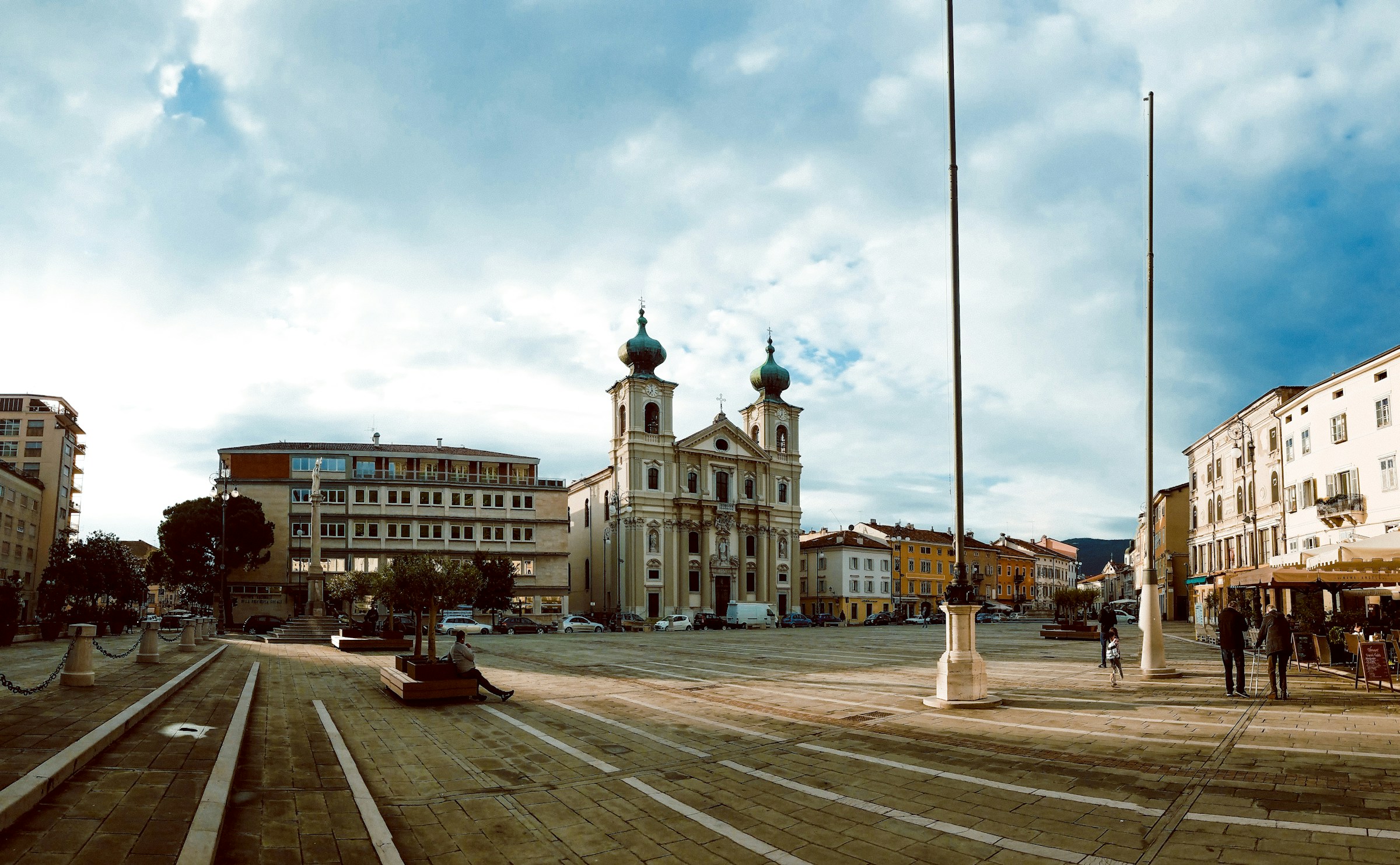 Ideja za vikend izlet: slovenska Nova Gorica in italijanska Gorica – en trg, dve državi in obilica kulture brez meja