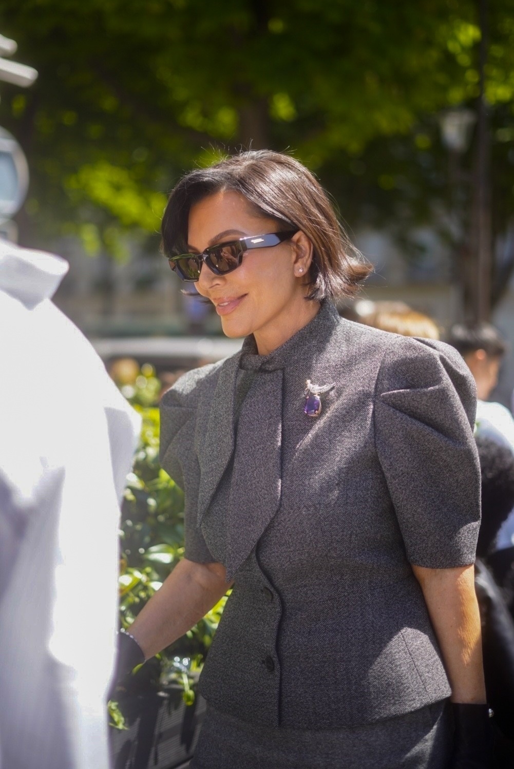 Od 69 do 39 – Nova era videza za ženske v šestdesetih? Kris Jenner ima nov obraz in razkrito je, delo čigavega kirurga je