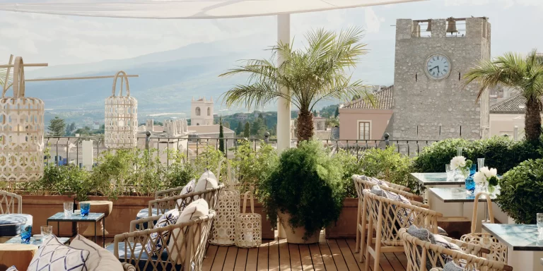 Louis Vuitton ponovno odpira vrata ekskluzivnega bara na Siciliji s panoramsko teraso in pogledom na morje
