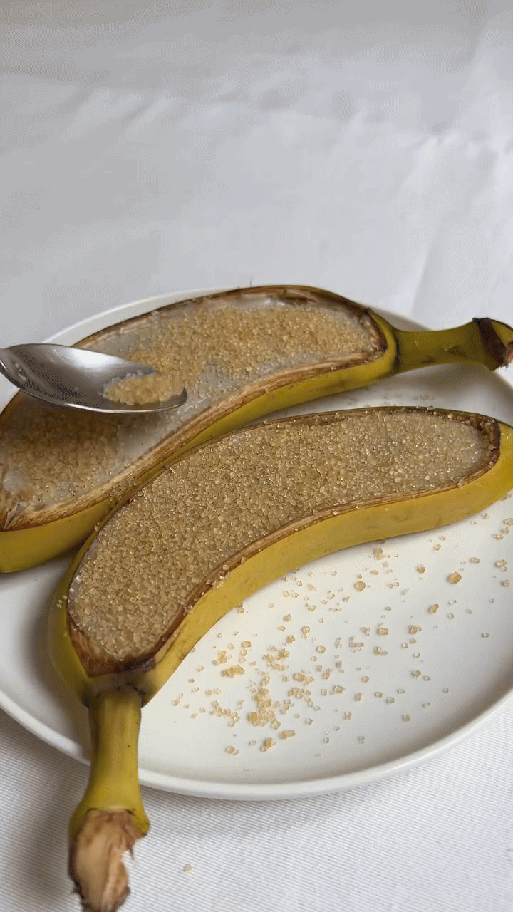 Bananin crème brûlée: S preprostimi sestavinami do sladice, ki bo navdušila vaše goste