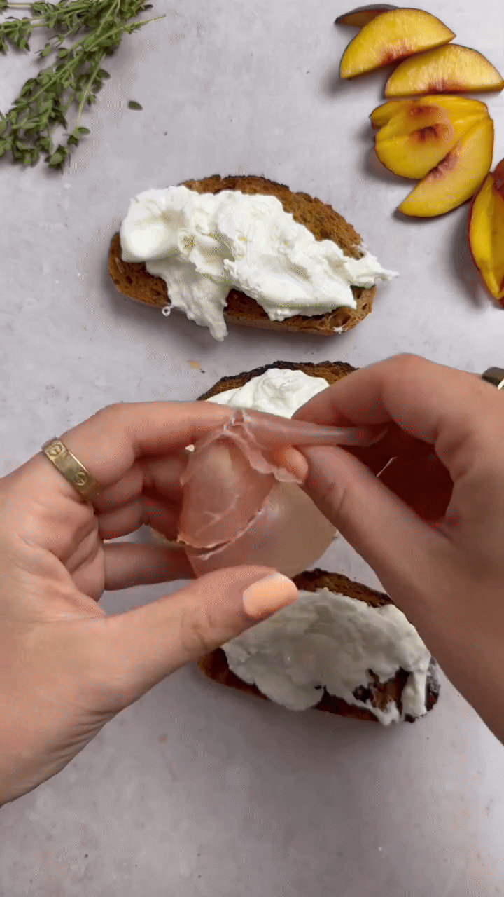 Mocarela ali burrata? To je razlog, zakaj to poletje izbiramo obe