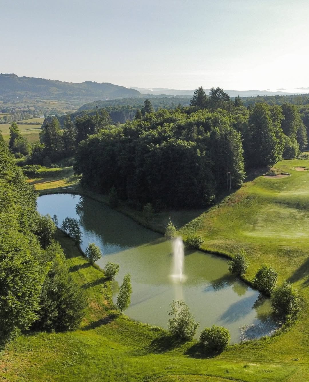 Pet slovenskih golf destinacij, kjer združite gibanje, razgled in dober okus