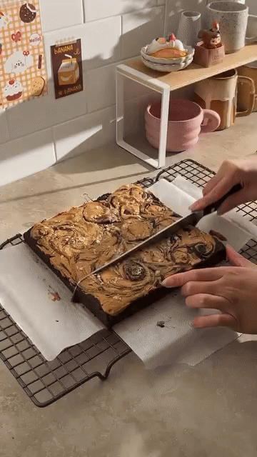 Če želite navdušiti svoje goste: Recept za browniji z okusom arašidovega masla in banane