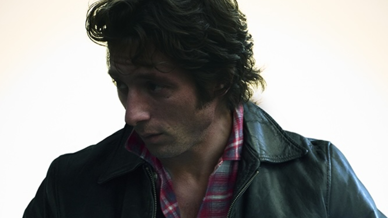 Jeremy Allen White kot Bruce Springsteen: prvi utrinki iz težko pričakovanega filma