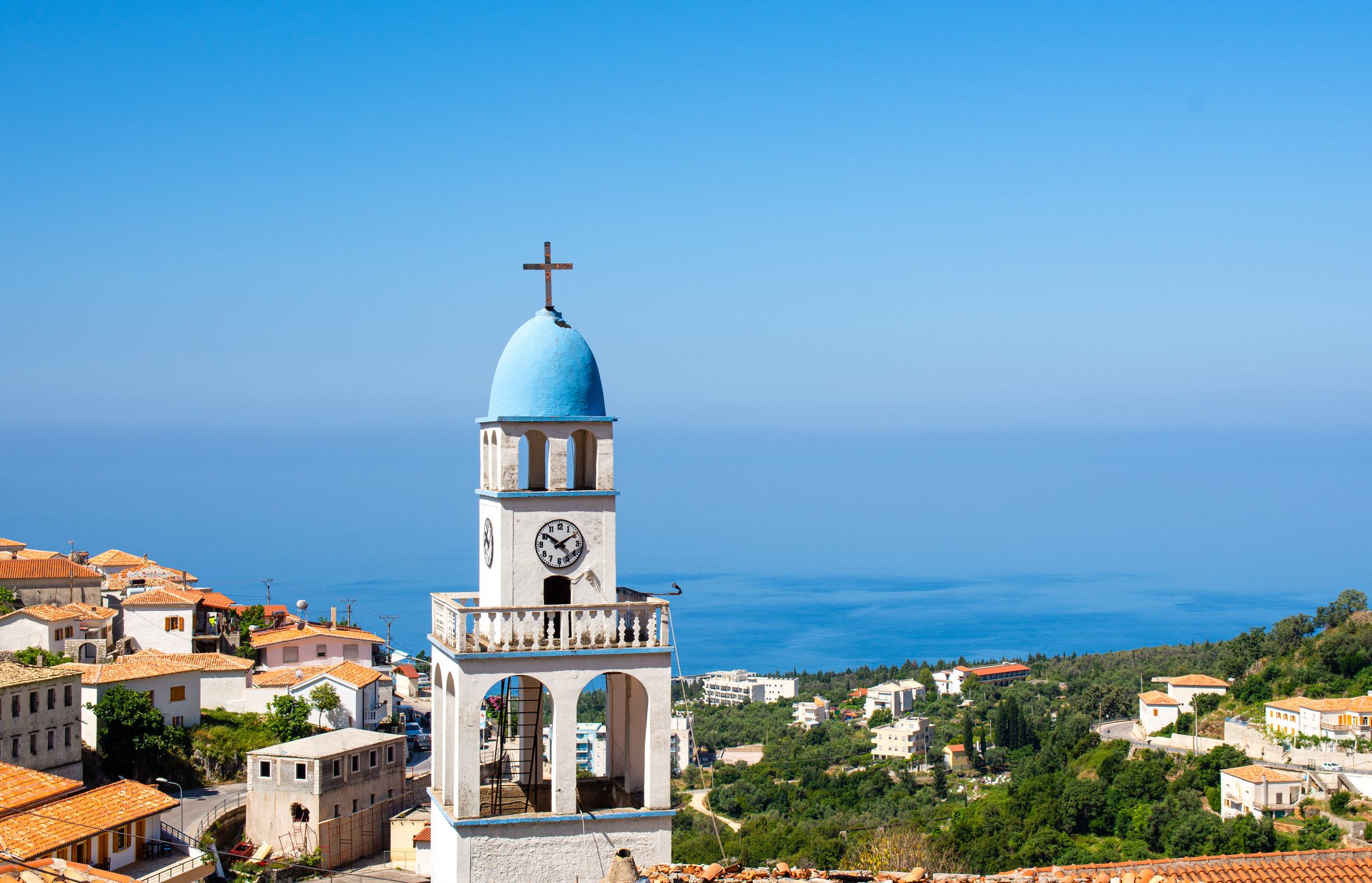 INSTA(NT) TRAVEL: Pravijo mu tudi albanski Santorini – odkrijte slikovit biser, ki ga želimo obiskati to poletje