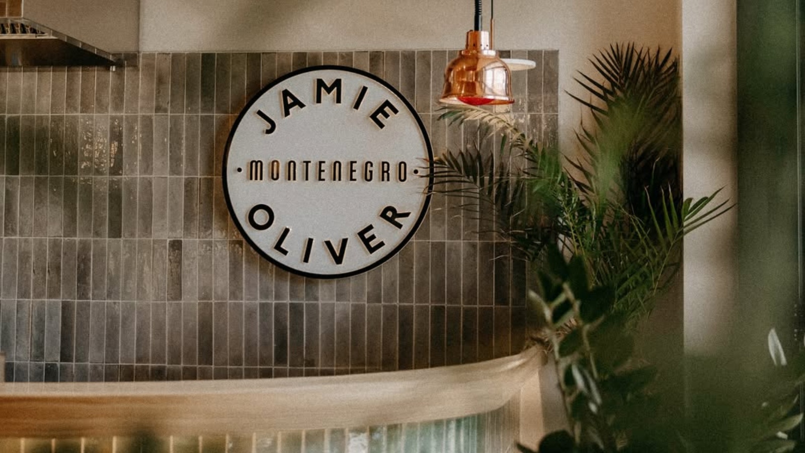Jamie Oliver je odprl svojo prvo restavracijo na Jadranu. Želimo jo obiskati takoj!