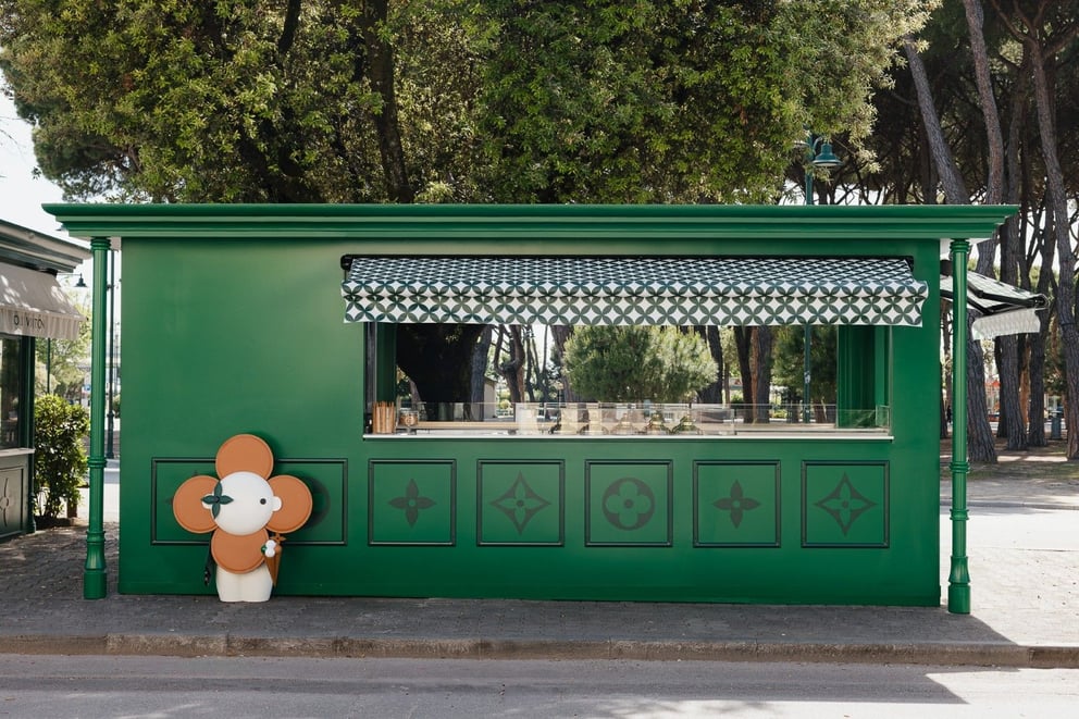 Luksuz še nikoli ni bil slajši: Louis Vuitton je odpira svoj prvi kiosk s sladoledom