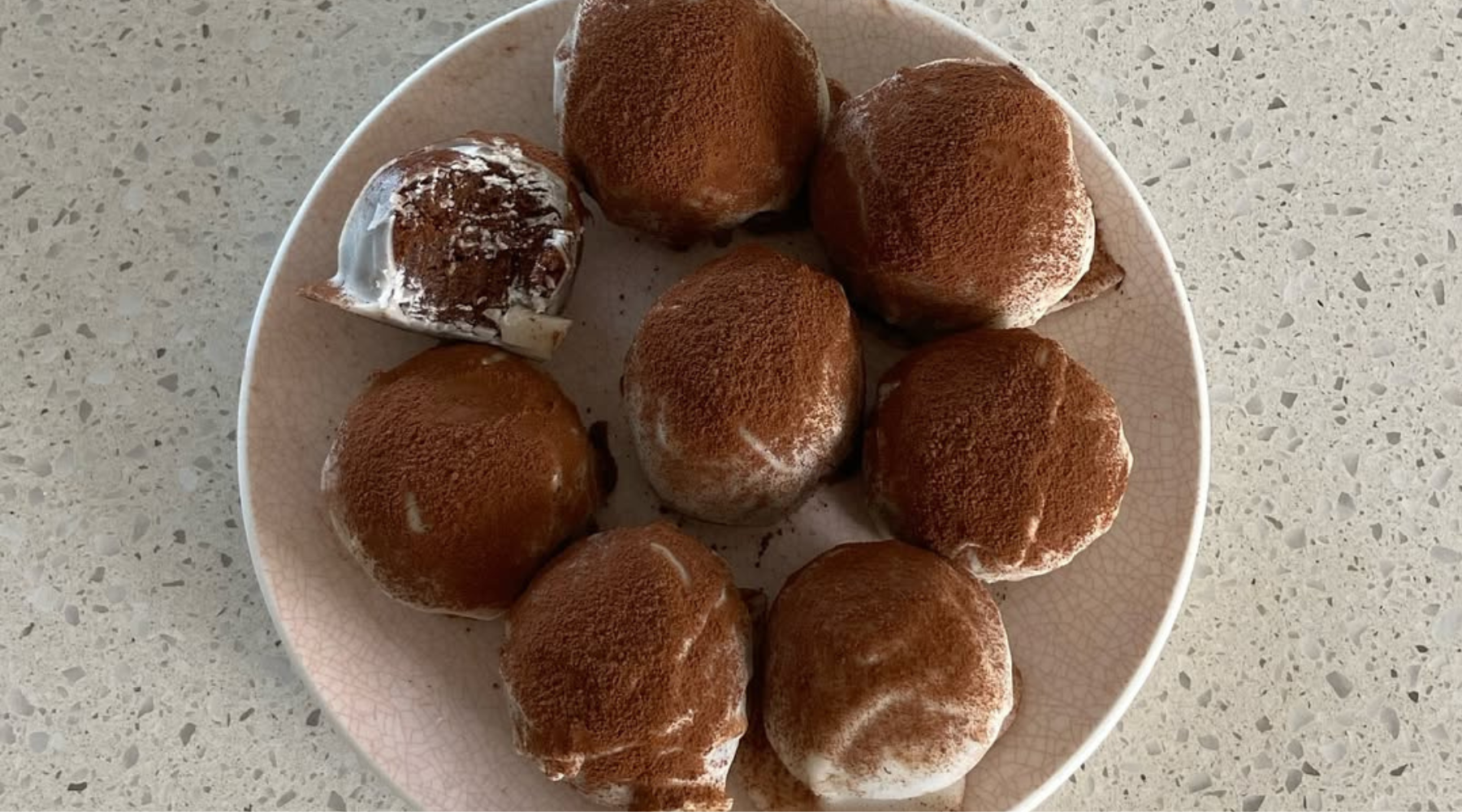 Na današnjem (sladkem) meniju: Okusne in preproste tiramisu kroglice