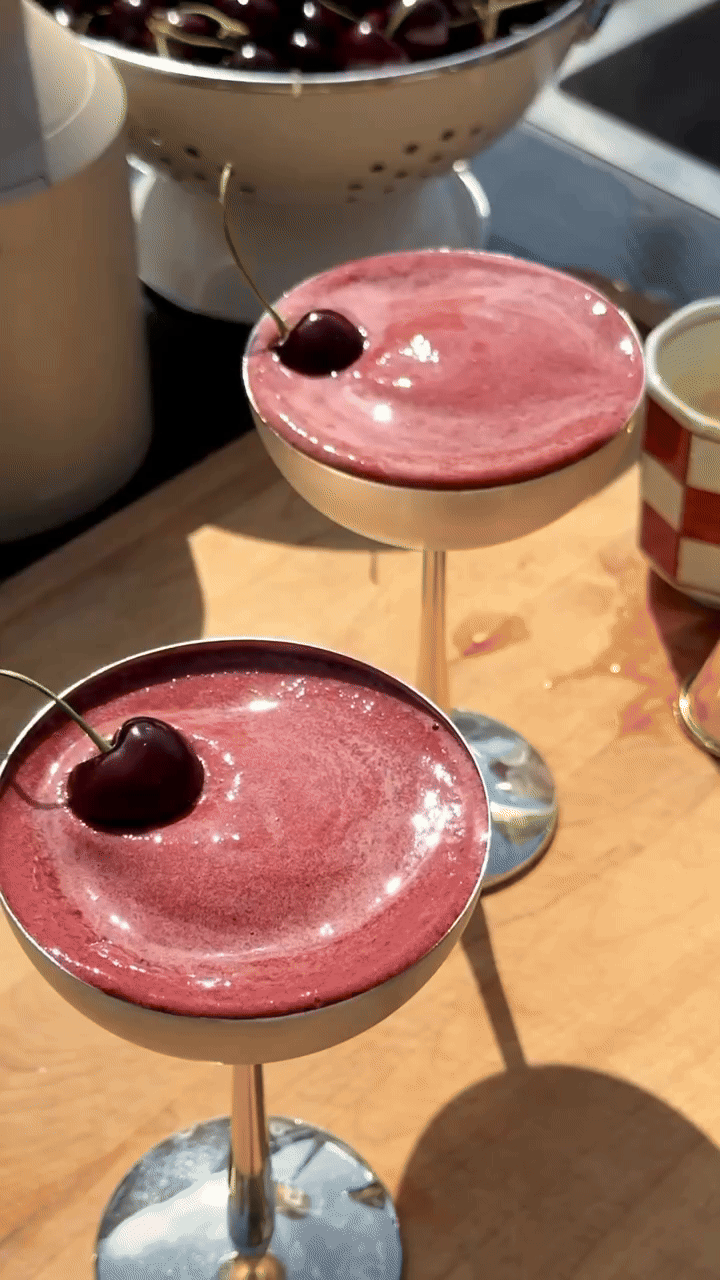 Nov najljubši koktajl? Tukaj je recept za češnjev espresso martini
