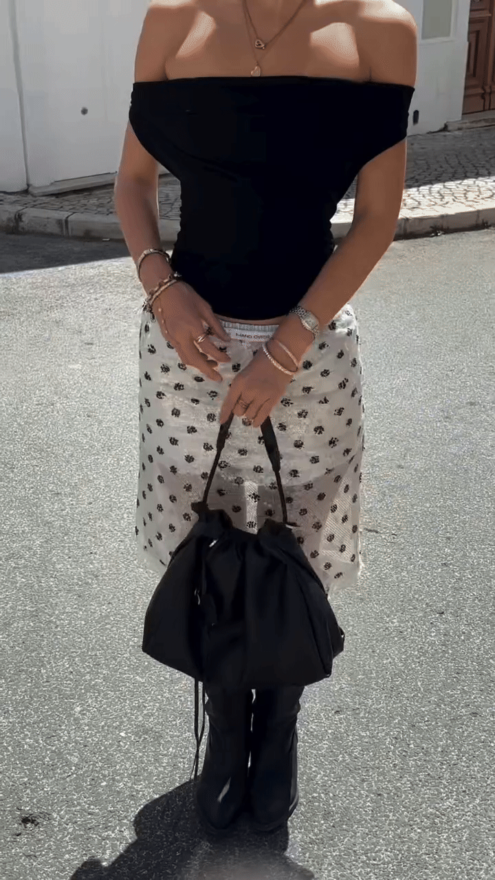 To poletje vsa kul dekleta nosijo krila z bleščicami