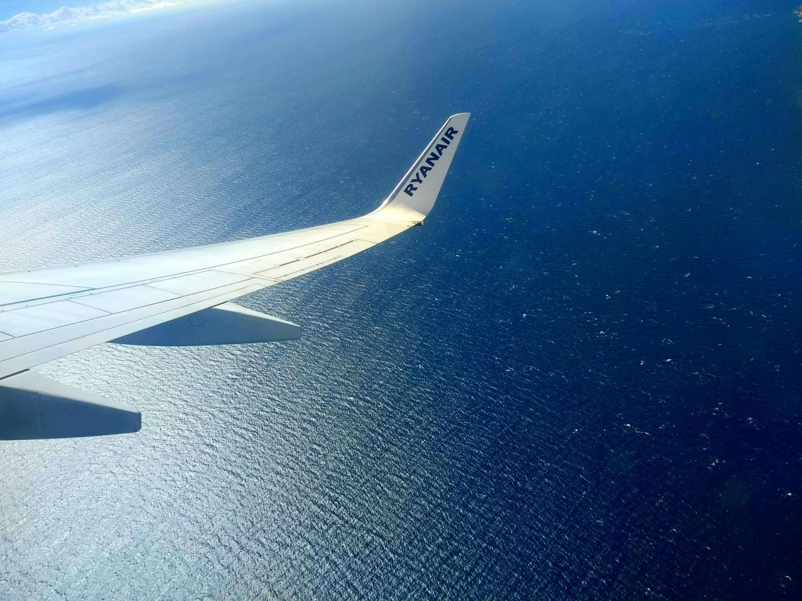 Končno smo dočakali … Ryanair je povečal dimenzije ročne prtljage, ki jo lahko brezplačno vzamemo na letalo