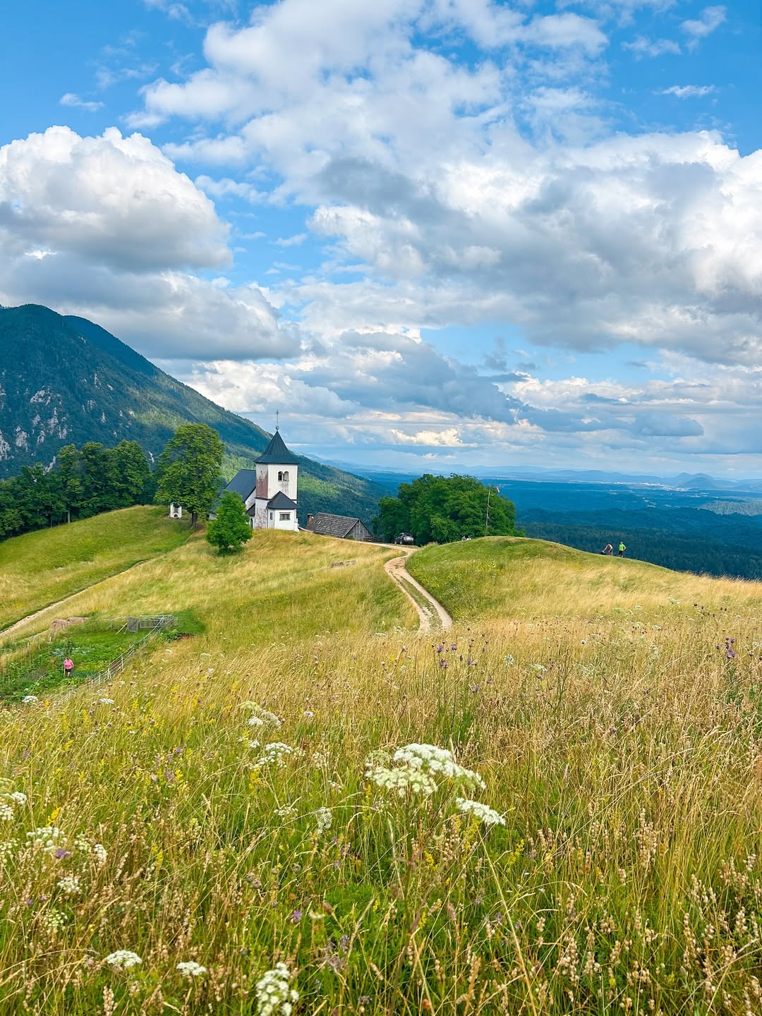 Priljubljena razgledna točka na Gorenjskem, ki jo morate obiskati to poletje