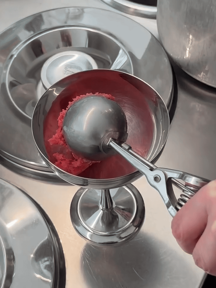 Ali veste, kaj sta sorbet in granita? Tukaj je razlog, zakaj imamo radi te ledene, sladke poletne dobrote
