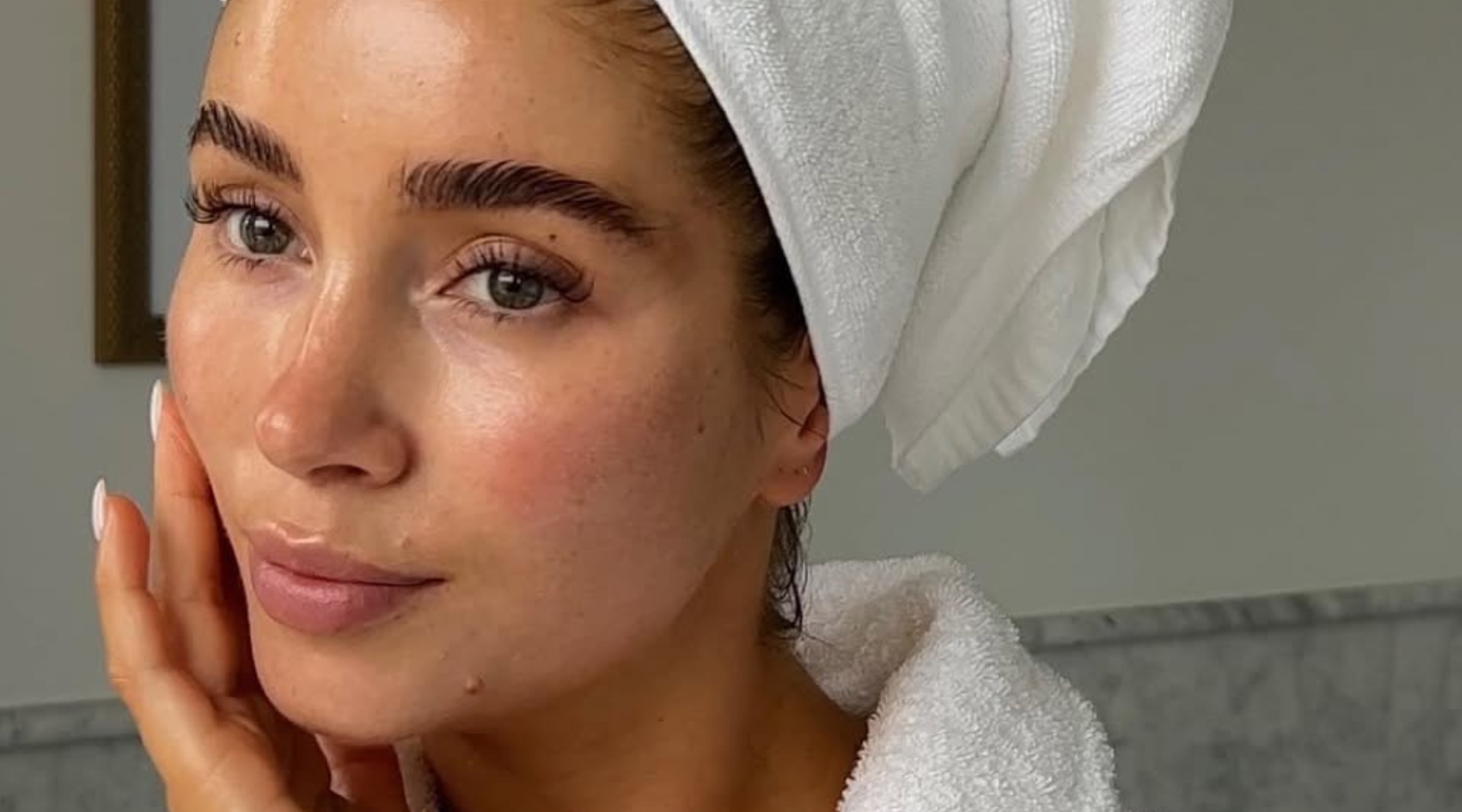 Kako pripravimo kožo obraza na jesenske dni? Retinol, kisline … Tako spremenimo svojo rutino nege kože