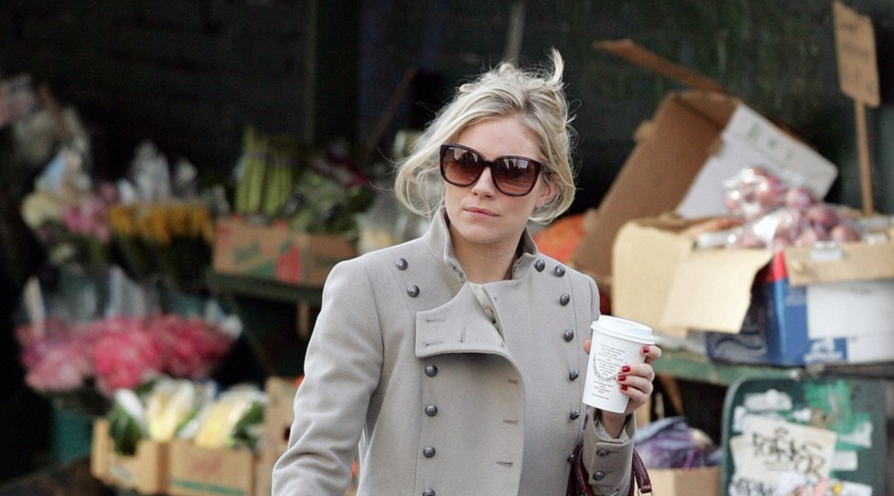 Kultni model škornjev Vivienne Westwood, ki sta jih nosili Kate Moss in Sienna Miller, je spet v trendu