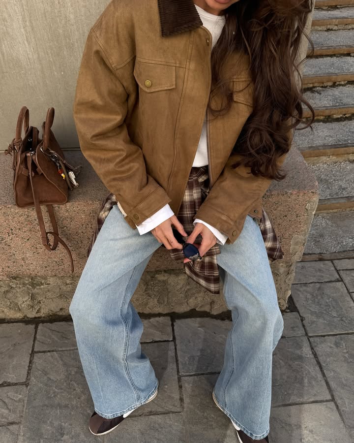 Če iščete nov par kavbojk, bodo ti modeli in kroji to jesen pravi hit