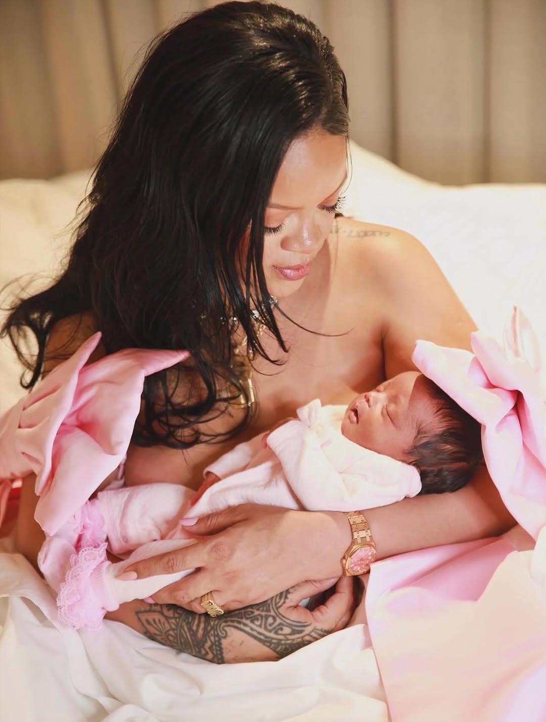Rihanna in ASAP Rocky sta dobila tretjega otroka – po dveh dečkih je na svet prišla deklica