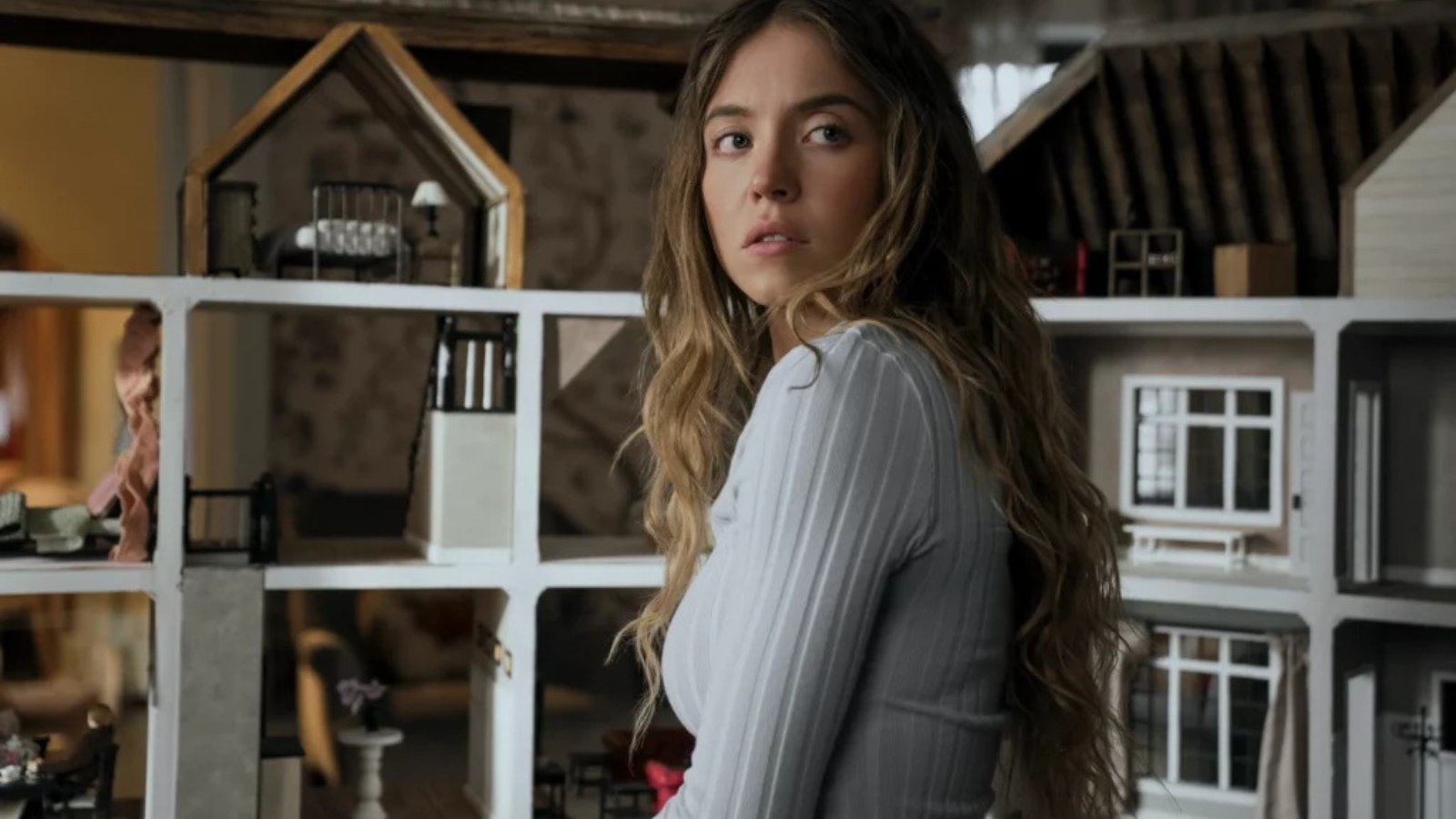 Psihološki triler The Housemaid: Sydney Sweeney in Amanda Seyfried v najbolj napeti vlogi doslej