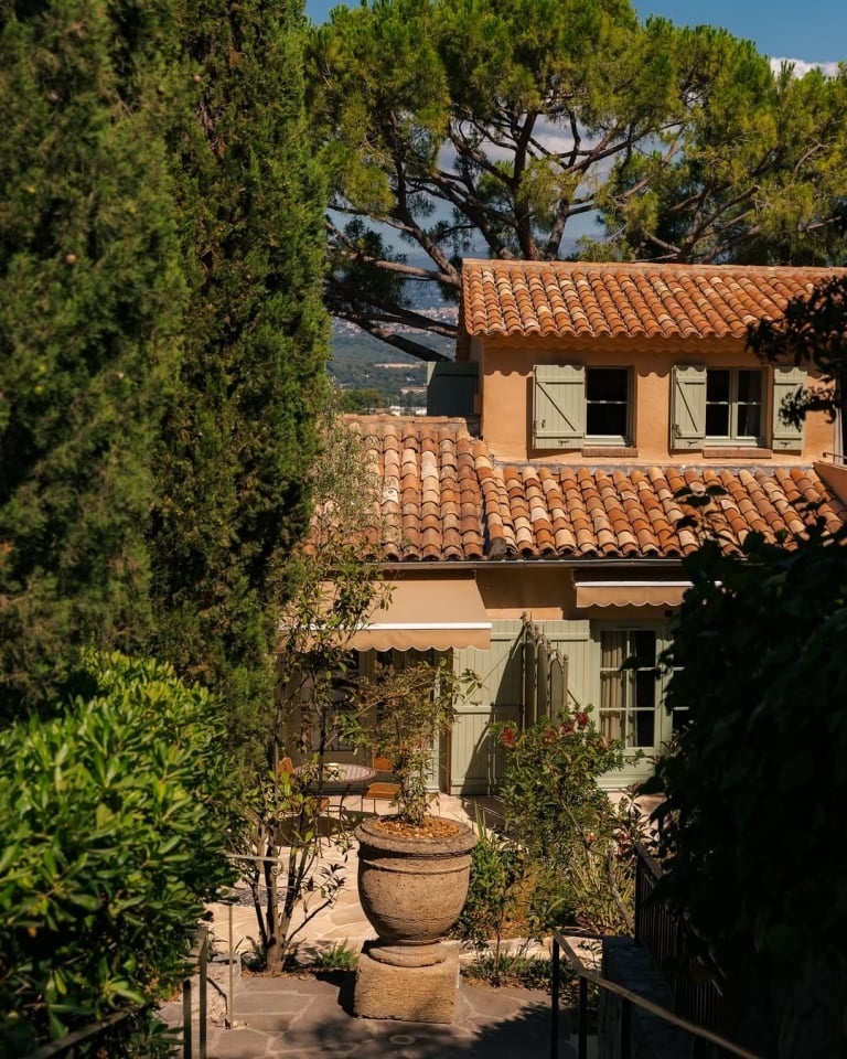 mougins