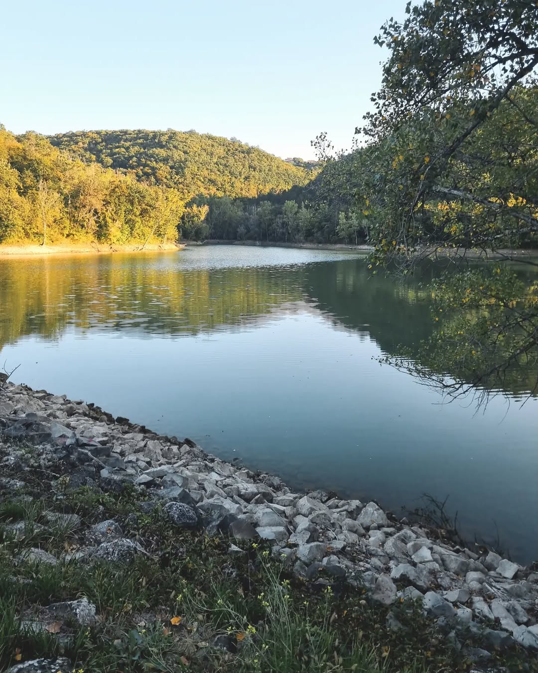 Nepoznani kotiček Slovenske Istre, kjer narava zariše popolno kuliso za umik od vsakdana