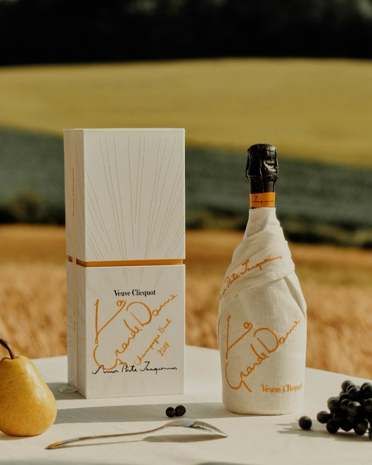 Jacquemus Veuve Clicquot