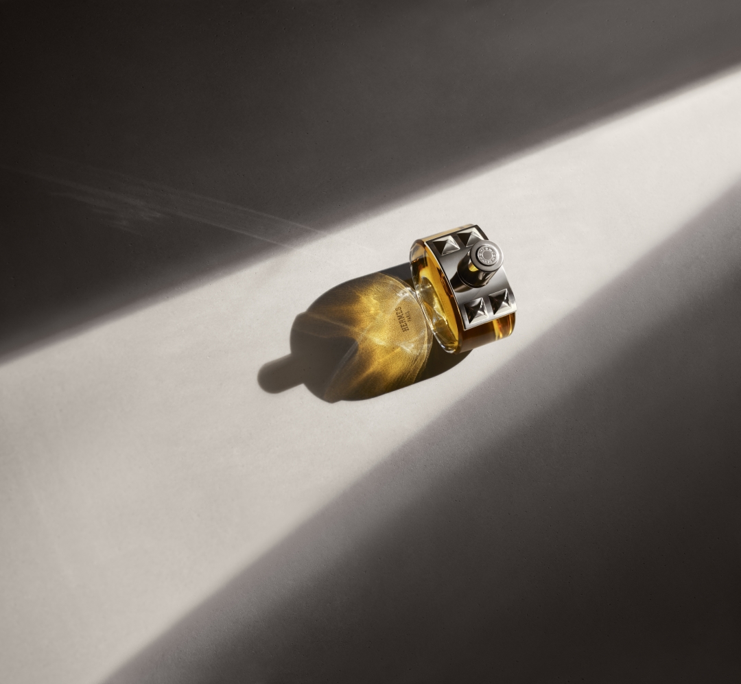 Barénia Eau de Parfum Intense: Nova Hermès dišava, ki razkriva čutno plat usnja