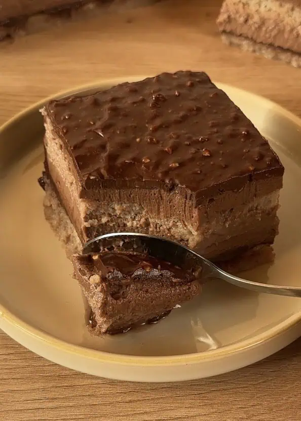 Kaj pravite na tiramisu Ferrero Rocher brez pečenja? Za nas je to velik da!