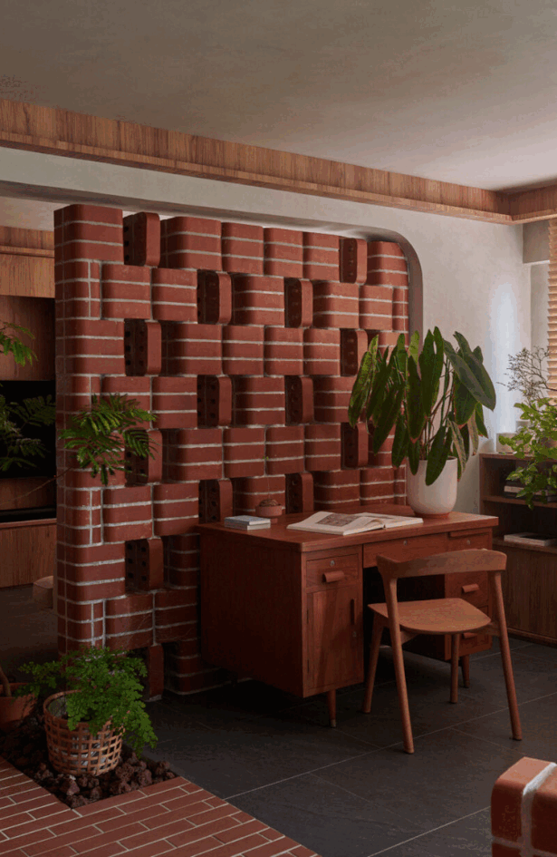 Takoj ko stopite v ta dom, se boste počutili, kot da ste se sprehodili po parku. Poglejte, zakaj