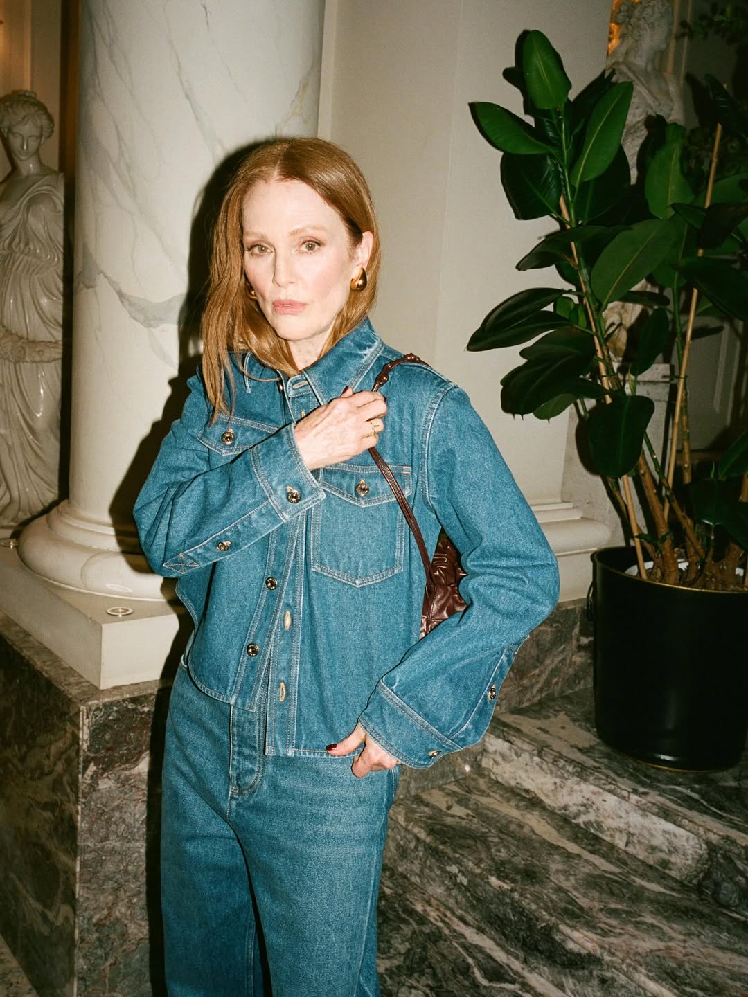 Dolgi bob, ki ga obožujejo zvezdnice: Pričeska, s katero boste vedno videti urejeni tudi brez veliko truda