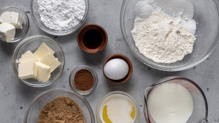 cinnamon roll pancakes