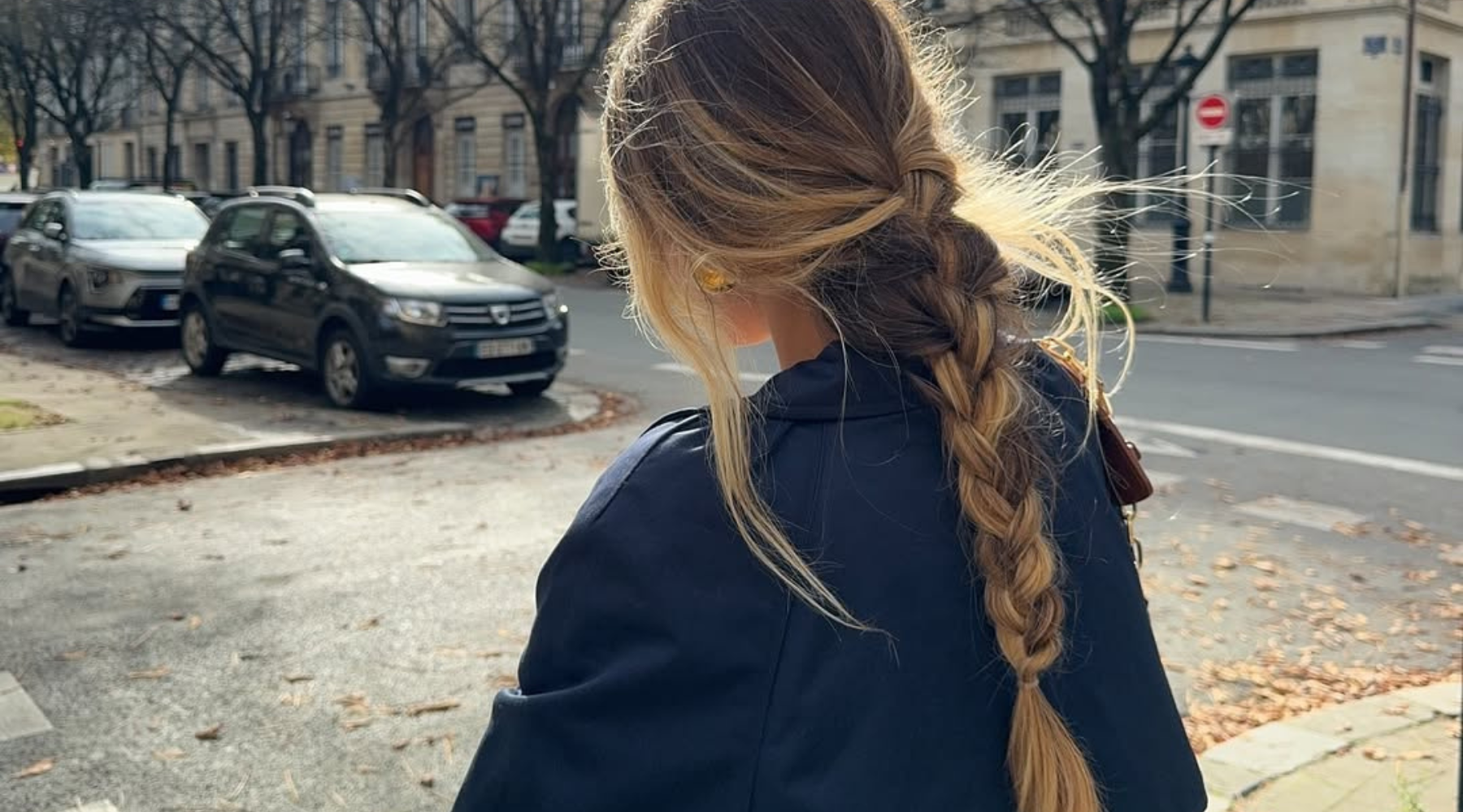 Kite nosimo skozi vse leto, a v jesenski sezoni postanejo še posebej priljubljene