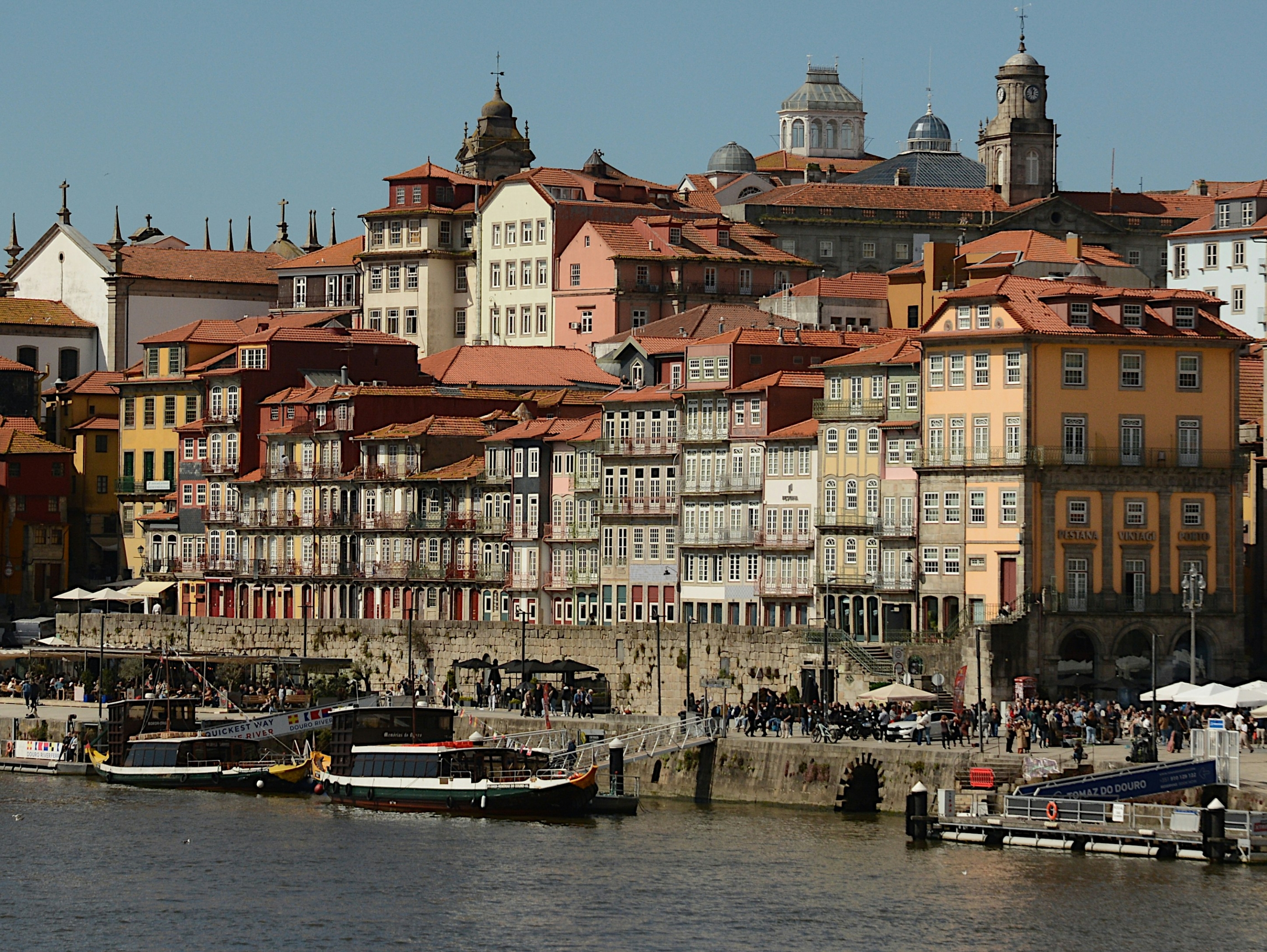 To je najprijaznejša destinacija na svetu, mesto, ki očara s toplino svojih ljudi in ulic