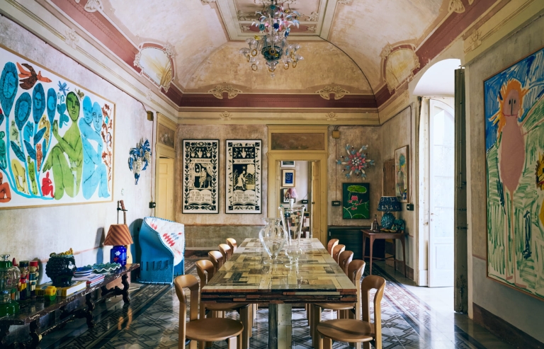 Ko se italijanska aristokratska zgodovina sreča z nordijskim dizajnom: Umetniška preobrazba Ville Colucci v Apuliji