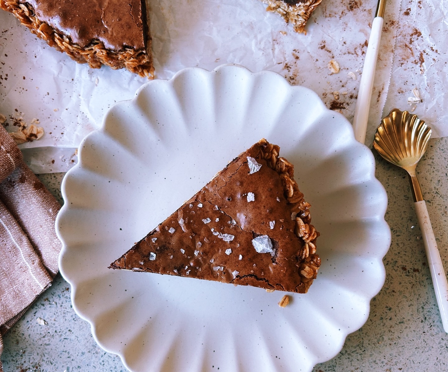 Najboljši recept za “brownie” tart: popolna kombinacija hrustljave podlage in bogate, kremaste čokolade