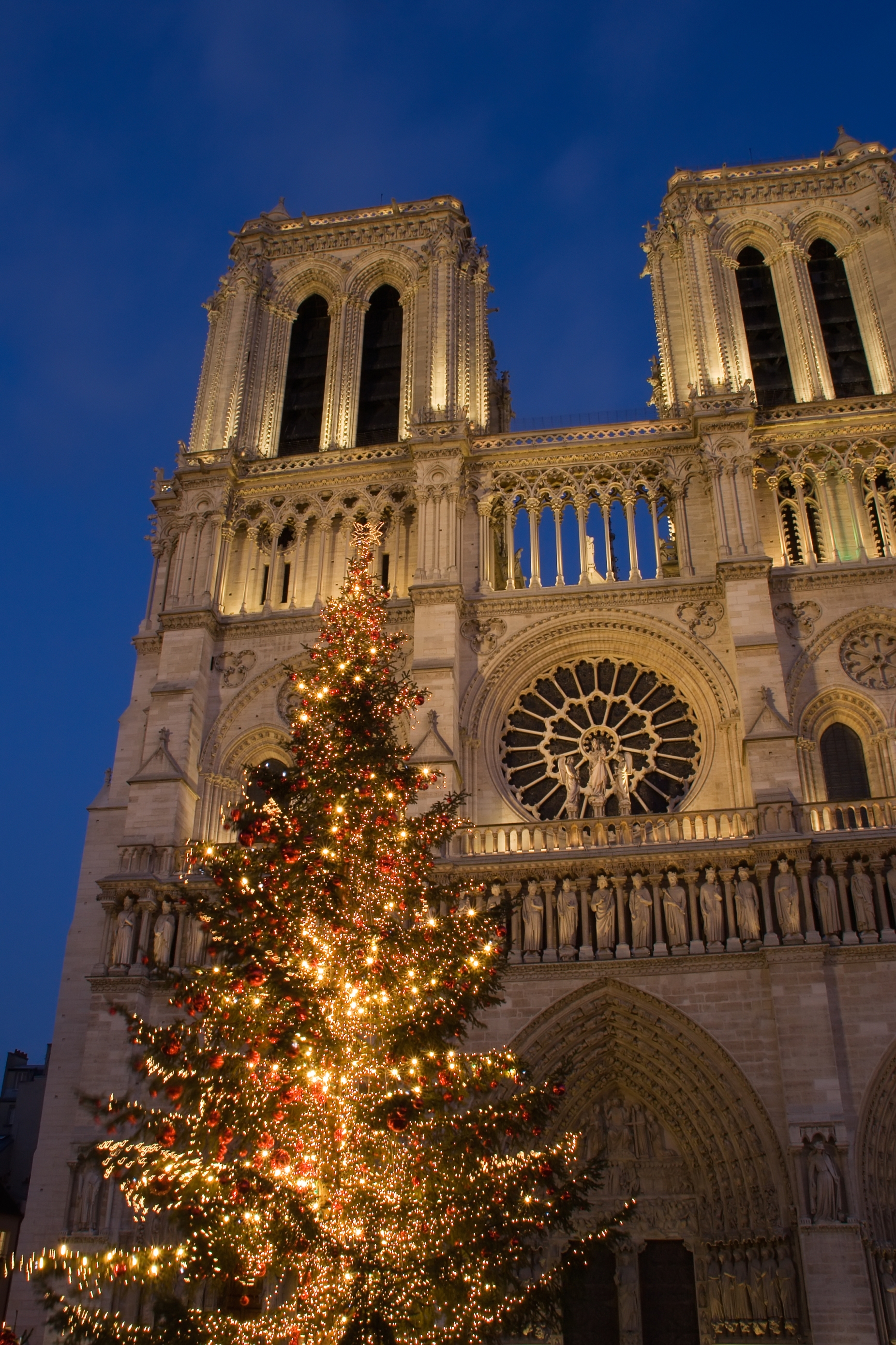 Pariz_iStock-140384782