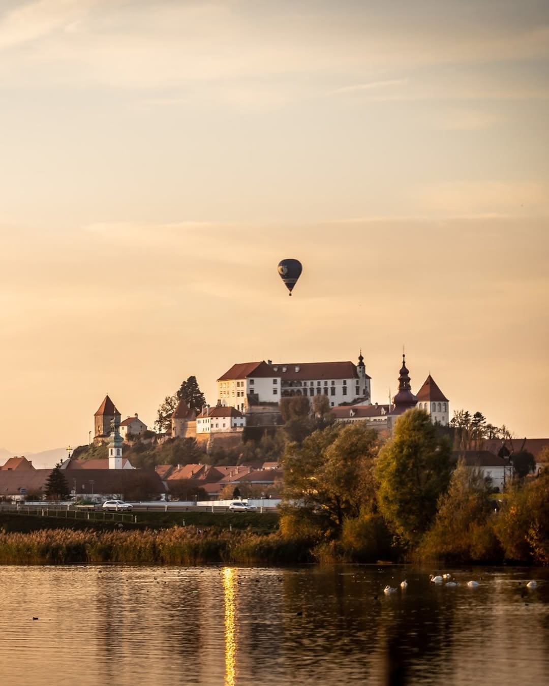 Med Dravo, vinogradi in stoletnimi zgodbami: Ptuj je postal najlepše evropsko mesto kulturne dediščine